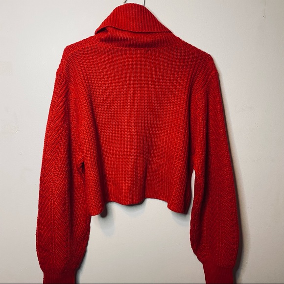 Cropped Red Knit Turtleneck - Picture 2 of 4